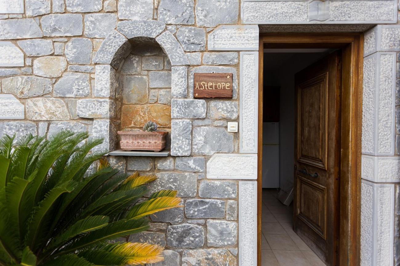 Pleiades Seaside Residences In Mani Agios Nikolaos  Ruang foto