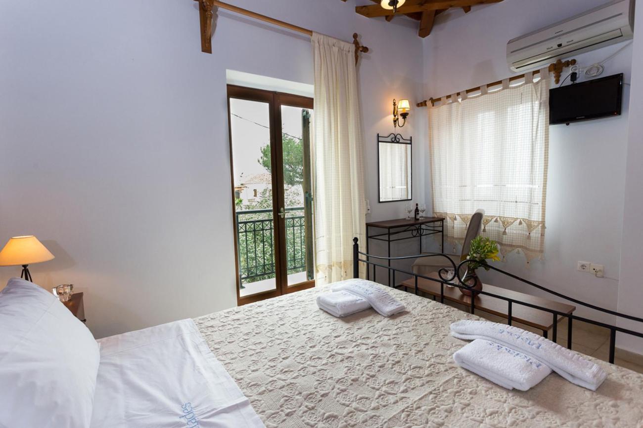 Pleiades Seaside Residences In Mani Agios Nikolaos  Ruang foto