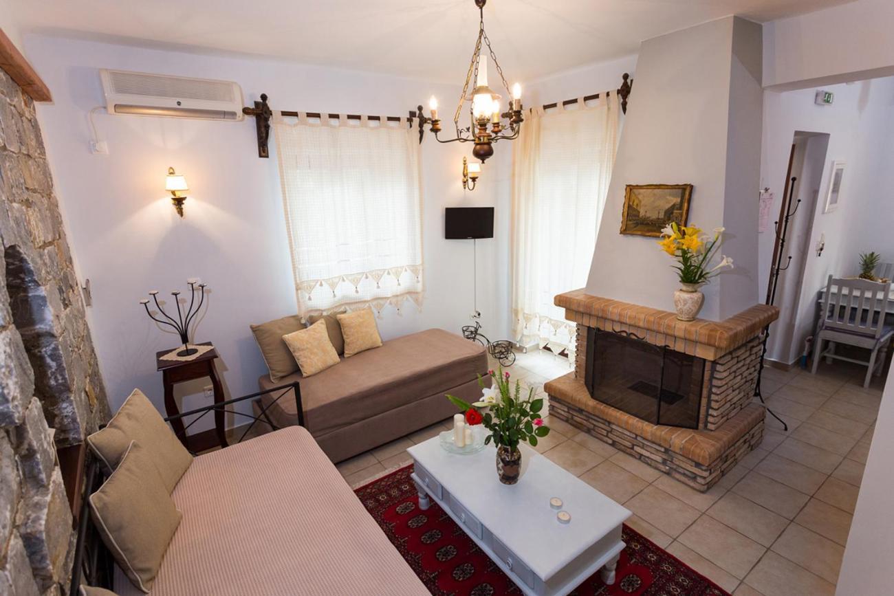 Pleiades Seaside Residences In Mani Agios Nikolaos  Ruang foto