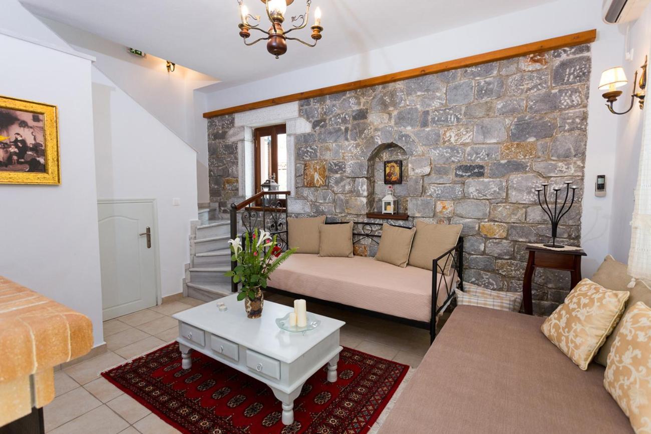 Pleiades Seaside Residences In Mani Agios Nikolaos  Ruang foto