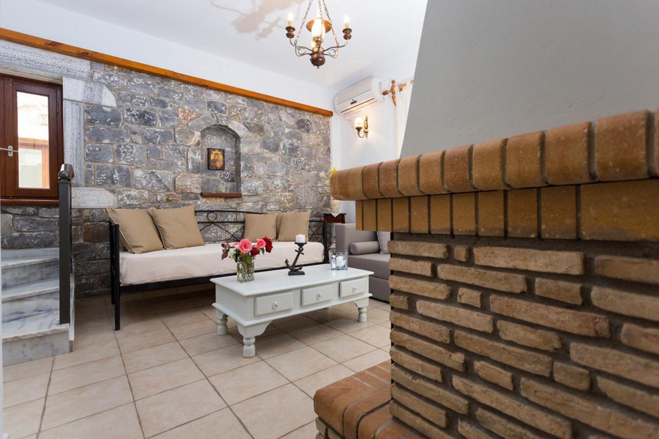 Pleiades Seaside Residences In Mani Agios Nikolaos  Ruang foto