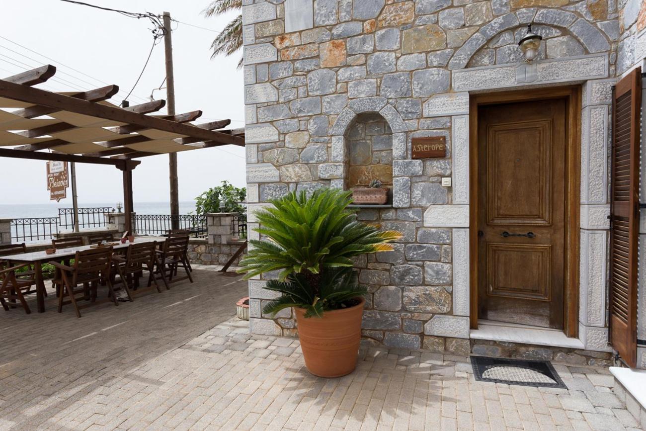 Pleiades Seaside Residences In Mani Agios Nikolaos  Ruang foto